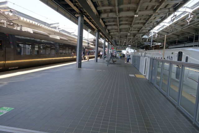 乗り換えホーム