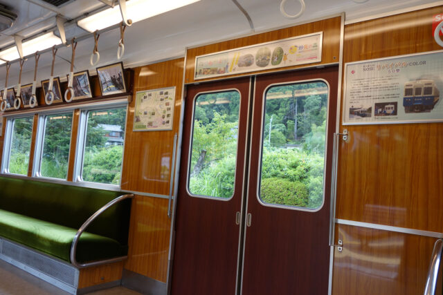 5100系復刻編成車内