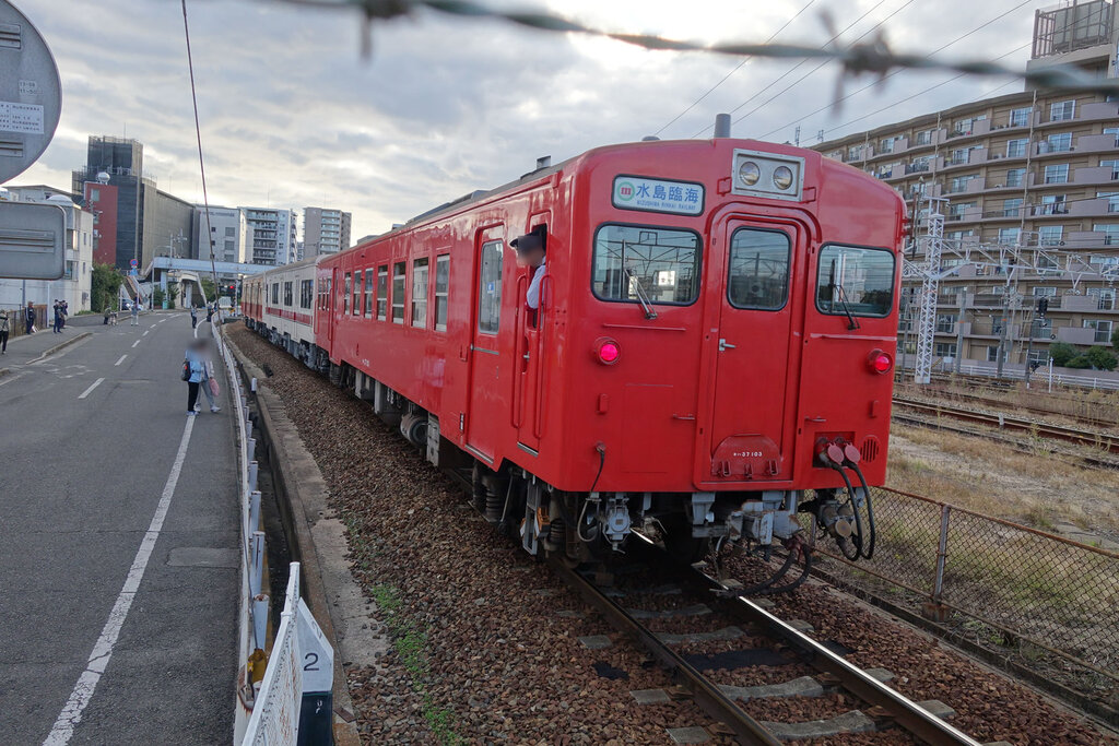 倉敷市から発車する列車