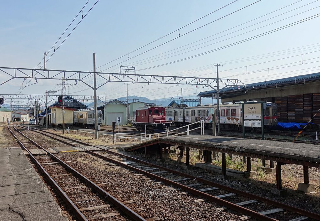 平賀駅構内