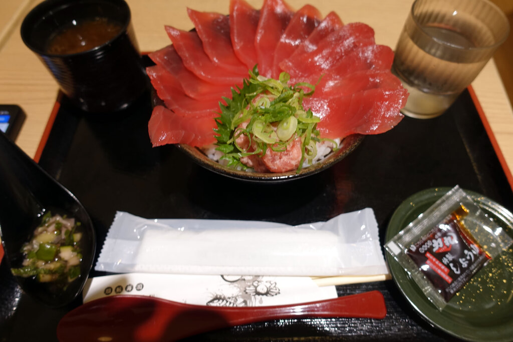 マグロ丼