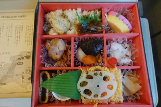 SLやまぐち弁当、中身