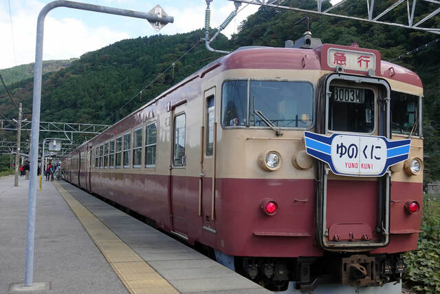 市振駅発車