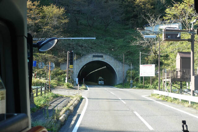 トンネル