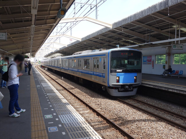 東大和市駅ホーム