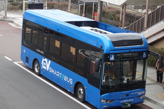 瀬野駅に停車中のバス