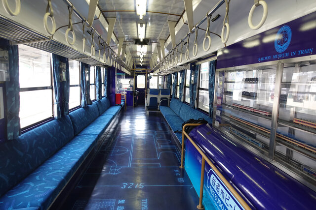 車内