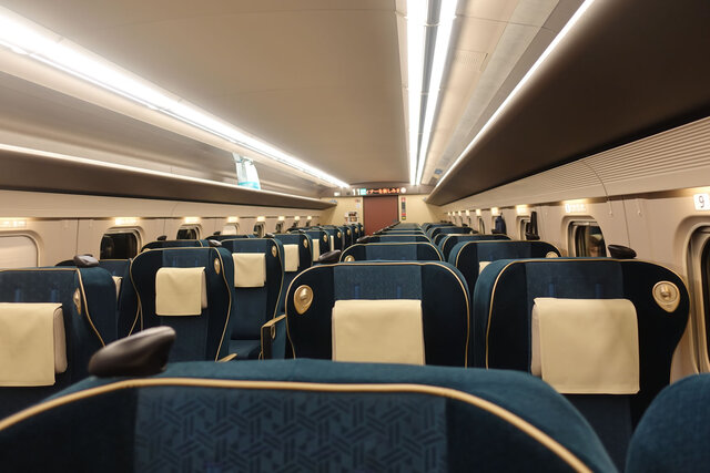グリーン車車内