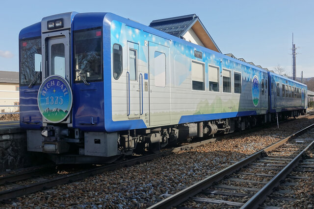 野辺山駅に到着した列車。