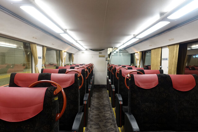 ２階建て車両の1階部分。