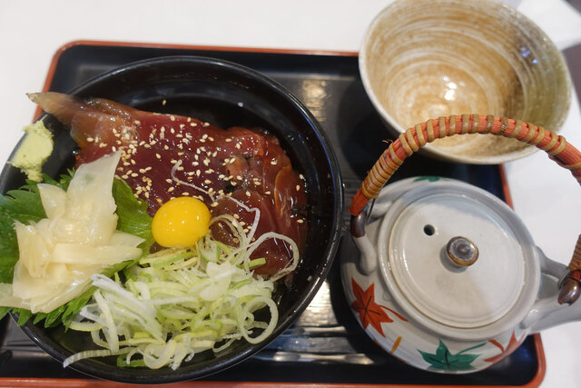 まぐろの漬け丼