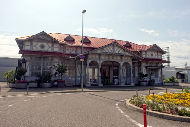 浜寺公園駅駅舎