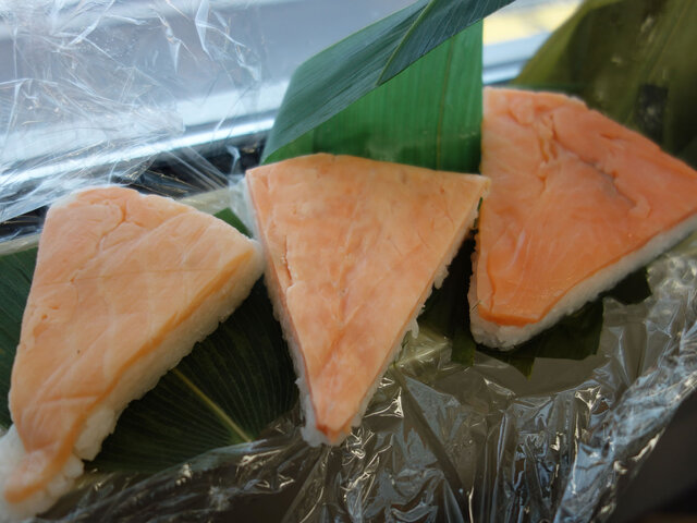 1/8ピースのますのすしたち