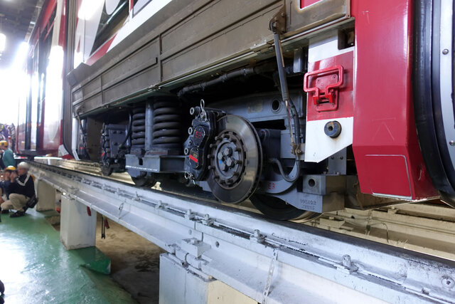 カープ電車の足回り