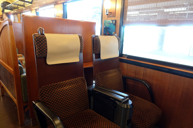 リクライニングシート