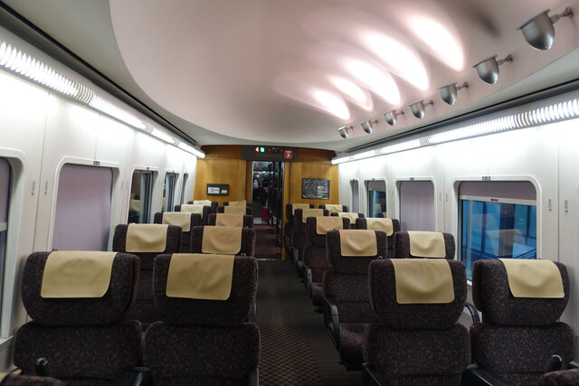 4号車車内