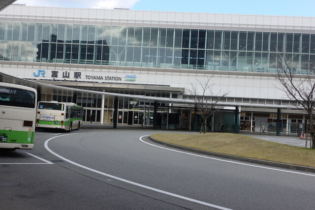 富山駅到着